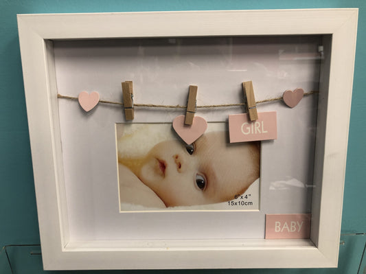 FRAME - BABY GIRL WITH PEGS 6x4